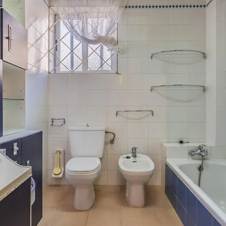 Lejlighed Dolmen Court - 2bed W Pool By Homely