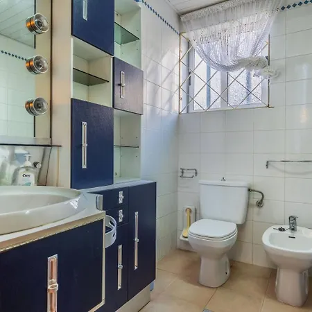 Lejlighed Dolmen Court - 2bed W Pool By Homely *